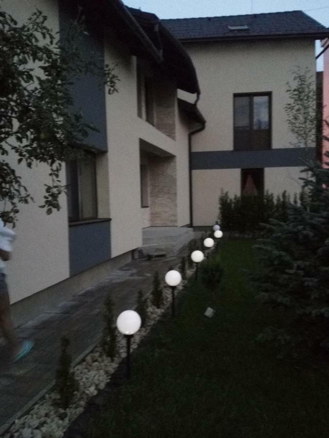 Wellion Hotel Covasna Bagian luar foto